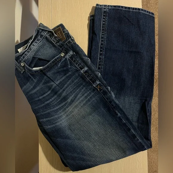 Ariat Men's Darkwash Lowrise M4 Jeans *LIKE NEW* - Picture 4 of 16